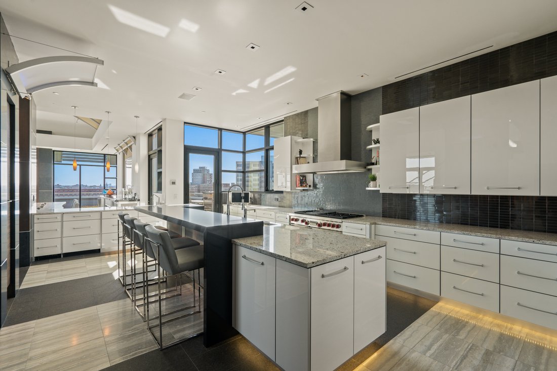 Urban Penthouse In The Historic Third In Milwaukee, Wisconsin, United ...