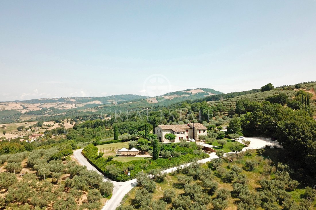 Estate in Assisi, Umbria, Italy 3 - 14180705