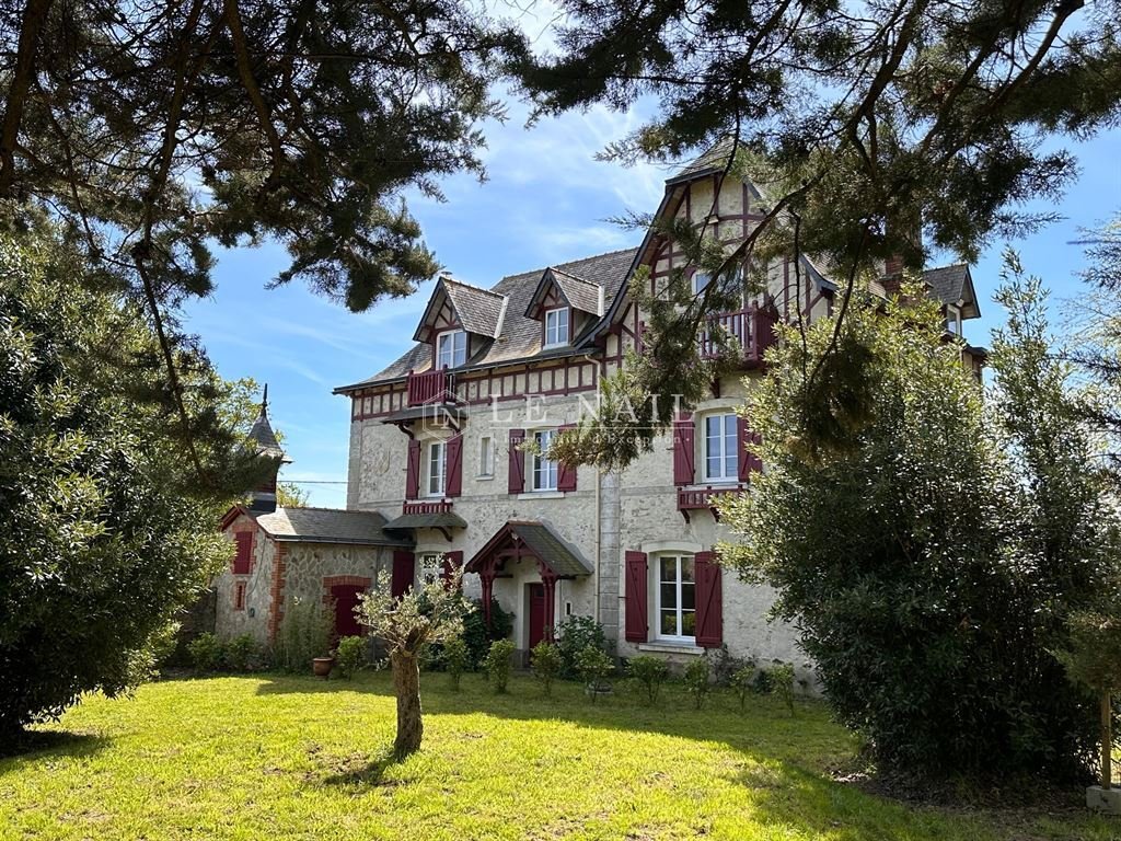 Estate in Saint-Michel-Chef-Chef, Pays de la Loire, France 1 - 14184056