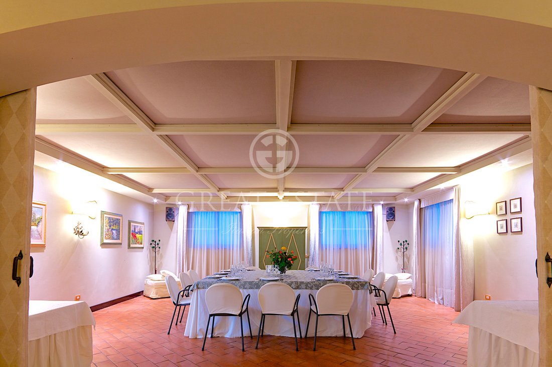 Estate in Assisi, Umbria, Italy 5 - 14180705
