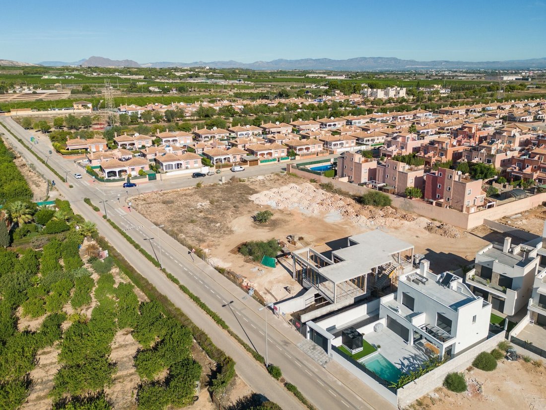 Villa in Los Montesinos, Valencian Community, Spain 3 - 14180330