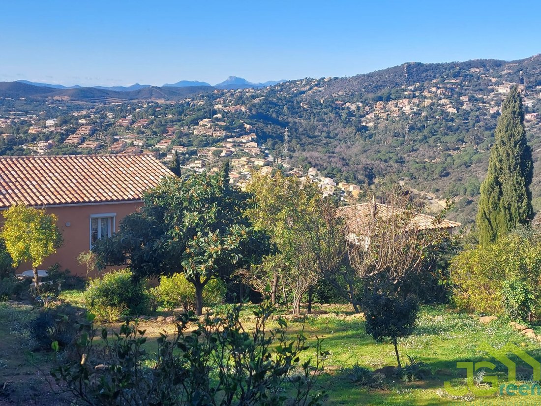 Villa in Le Lavandou, Provence-Alpes-Côte d'Azur, France 2 - 14182731