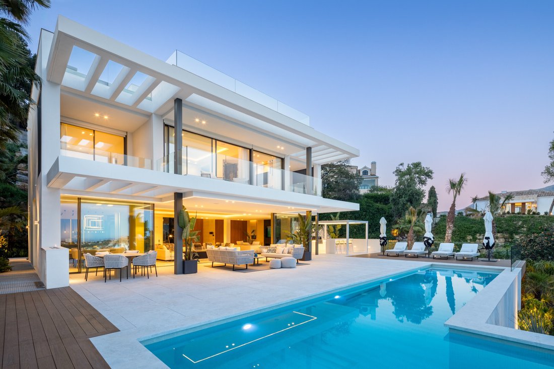 Villa in Benahavis, Andalusia, Spain 1 - 14195238
