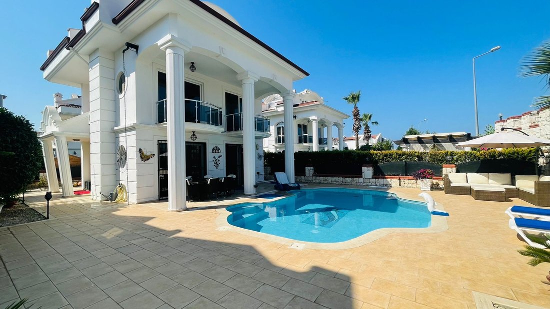 Villa in Çalış Beach, Muğla, Turkey 1 - 14185575