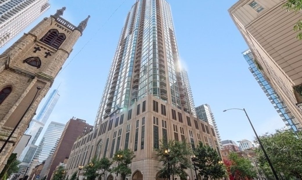 Exclusive Full Floor Oasis In The Heart Of In Chicago, Illinois, United ...