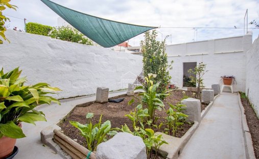 Haus in Mao, Balearische Inseln, Spanien 1