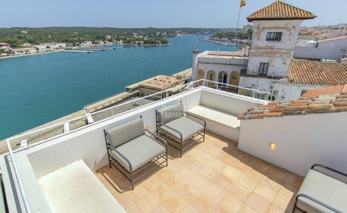 Stadthaus in Mao, Balearische Inseln, Spanien 1