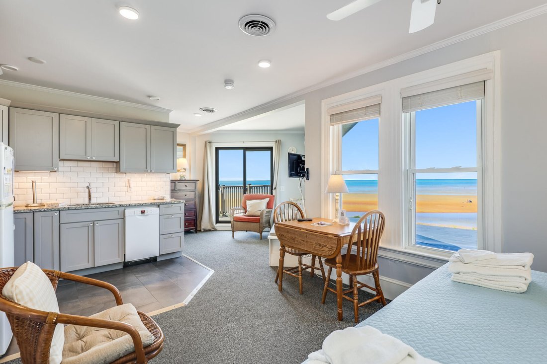 261 Linnell Landing Road, 5 In Brewster, Massachusetts, United States