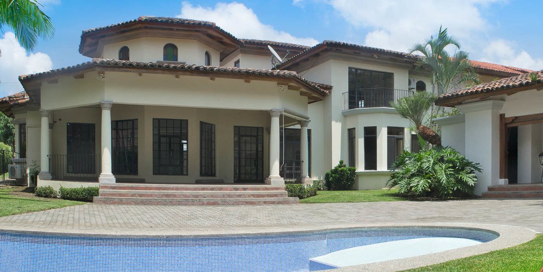 House in Pozos, San José Province, Costa Rica 1 - 14187537