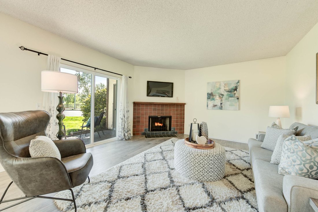 23301 Lakeview Dr, Mountlake In Mountlake Terrace, Washington, United