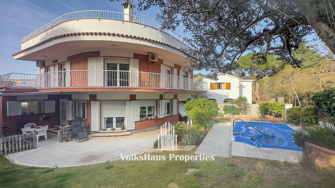Villa in Sant Cugat del Valles, Catalonia, Spain 1 - 14190832