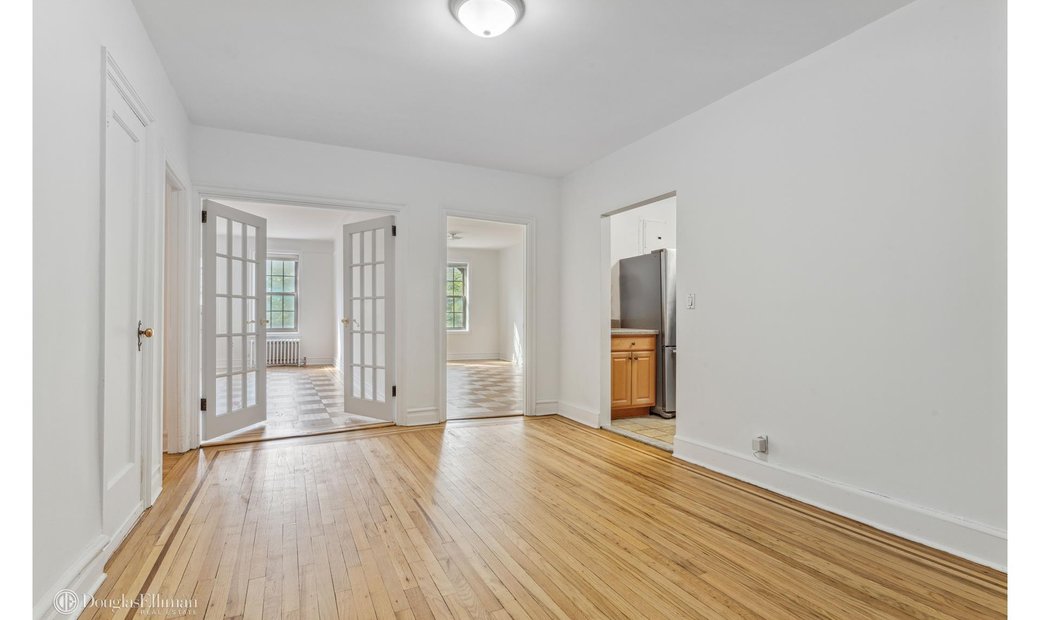 Coop Bronx In New York, New York, United States For Sale (14192136)
