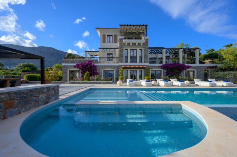 Villa in Community of Elounta, Agios Nikolaos Municipal Unit, Greece 2 - 14186320