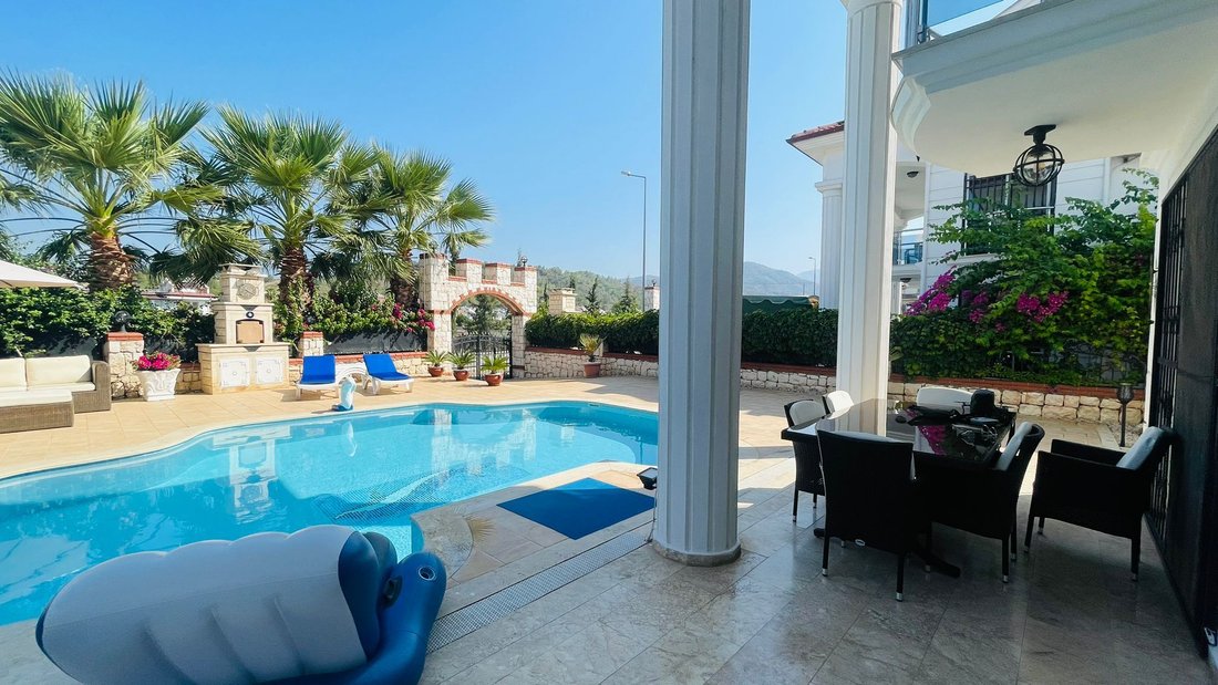 Villa in Çalış Beach, Muğla, Turkey 2 - 14185575