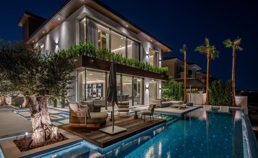 Villa in Dubai, Dubai, United Arab Emirates 1