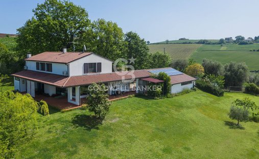 Castle for Sale in San Clemente, Tuscany, Italy