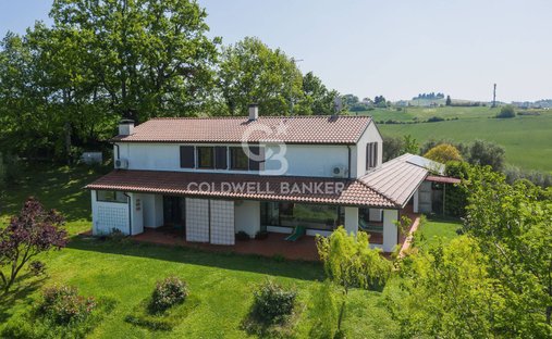 Castle for Sale in San Clemente, Tuscany, Italy