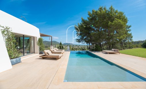 Villa in Santa Eularia des Riu, Balearic Islands, Spain 1