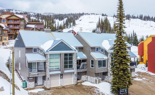 Townhouse in Beaverdell, British Columbia, Canada 1