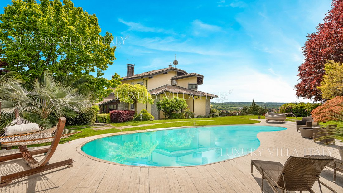 Villa à Besozzo, Lombardie, Italie 1 - 14202840