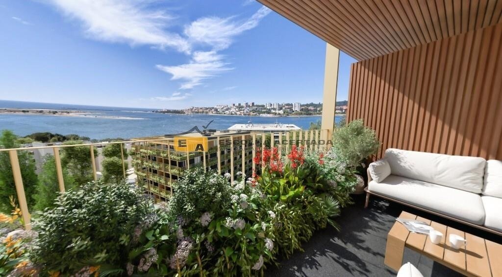 Apartment in Mafamude e Vilar do Paraiso, Porto District, Portugal 3 - 14209140