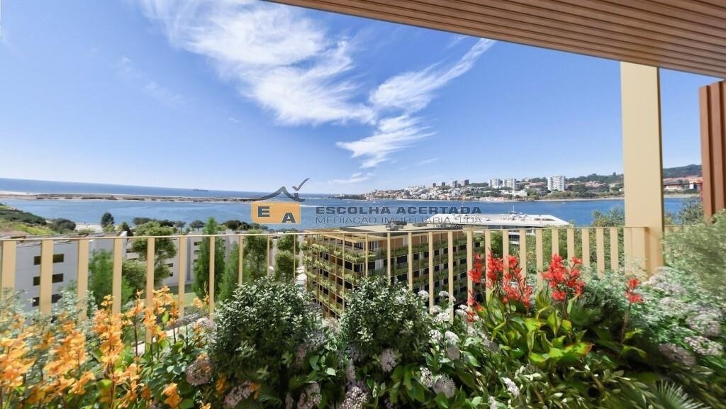 Apartment in Mafamude e Vilar do Paraiso, Porto District, Portugal 2 - 14209140