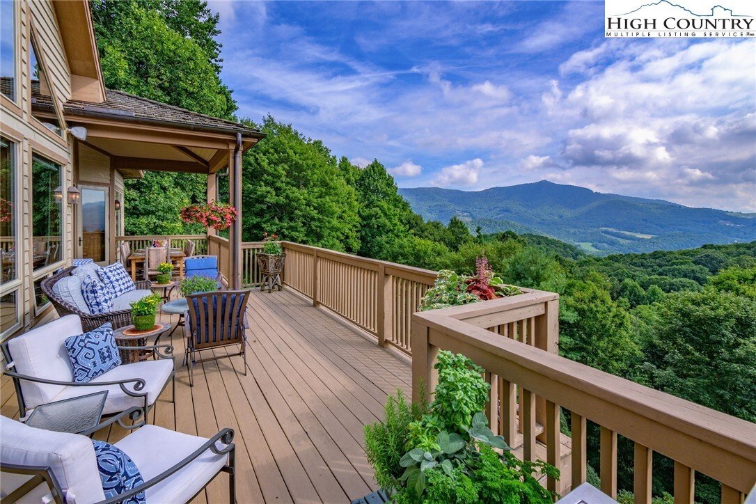 A Gorgeous Mountain Retreat In Elk In Banner Elk, North Carolina ...