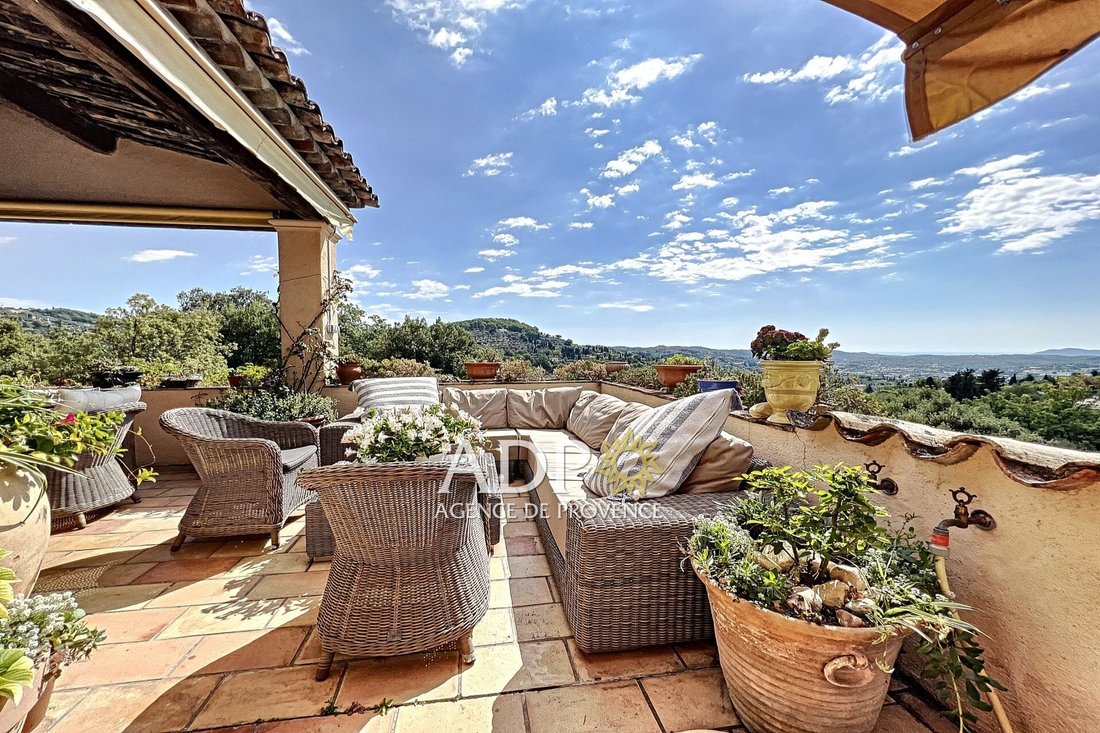 Villa in Grasse, Provence-Alpes-Côte d'Azur, France 3 - 12677270