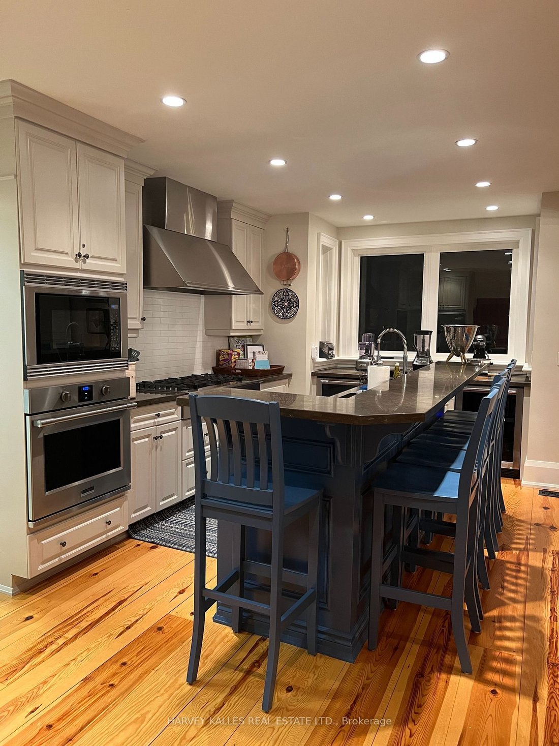 Cherished Waterfront Cottage In Ideal Location In Bracebridge, Ontario