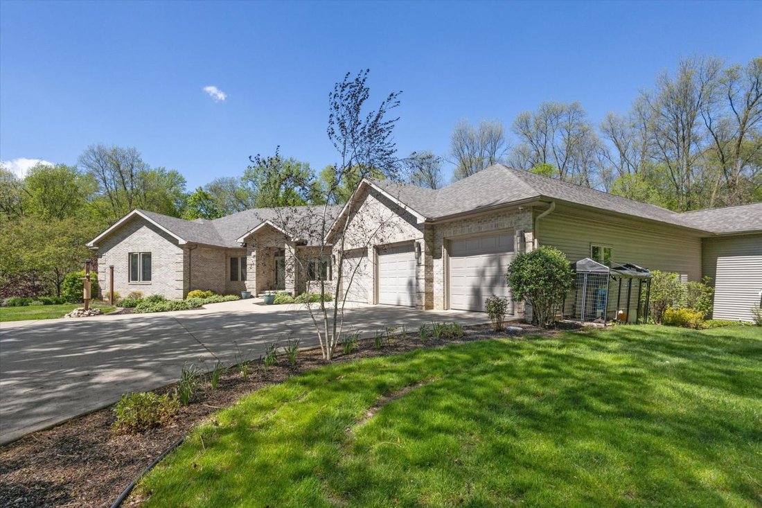 House in Lakeville, Indiana, United States 2 - 13960890