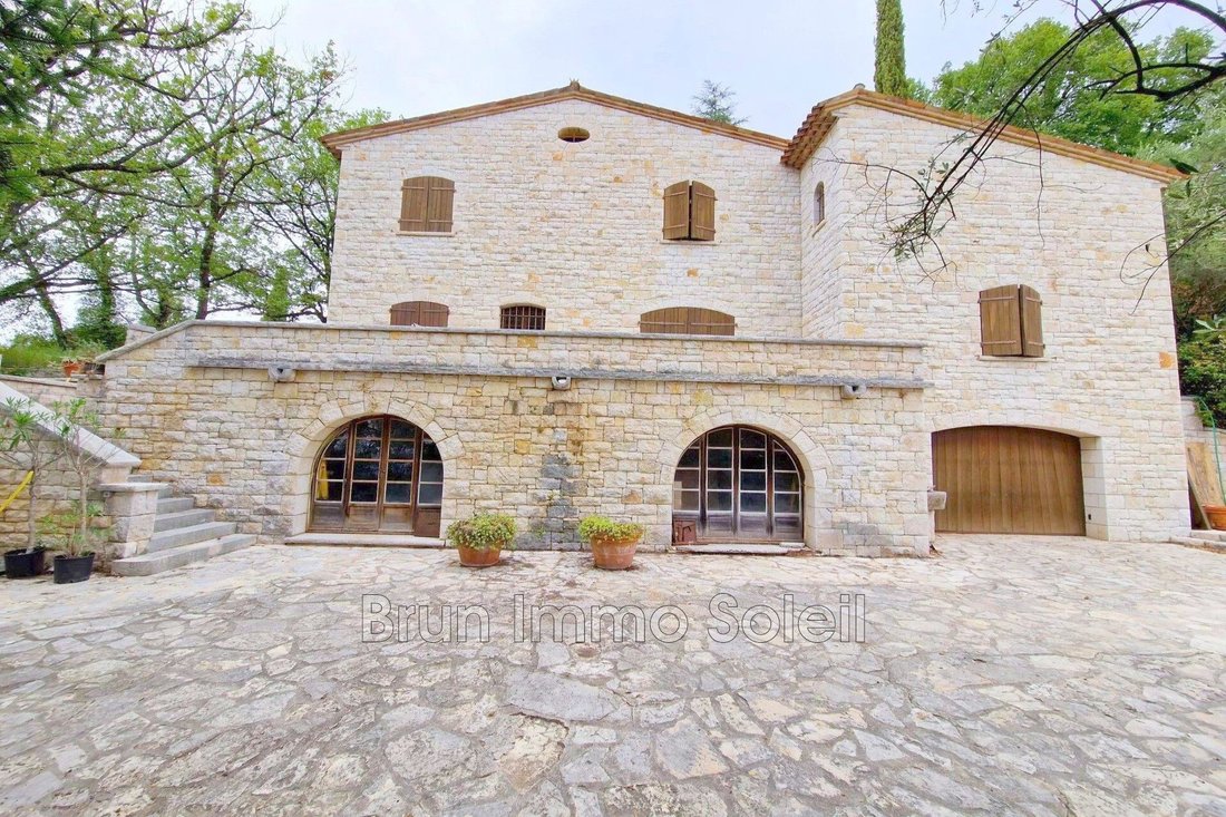 Villa in Saint-Jeannet, Provence-Alpes-Côte d'Azur, France 1 - 13420750