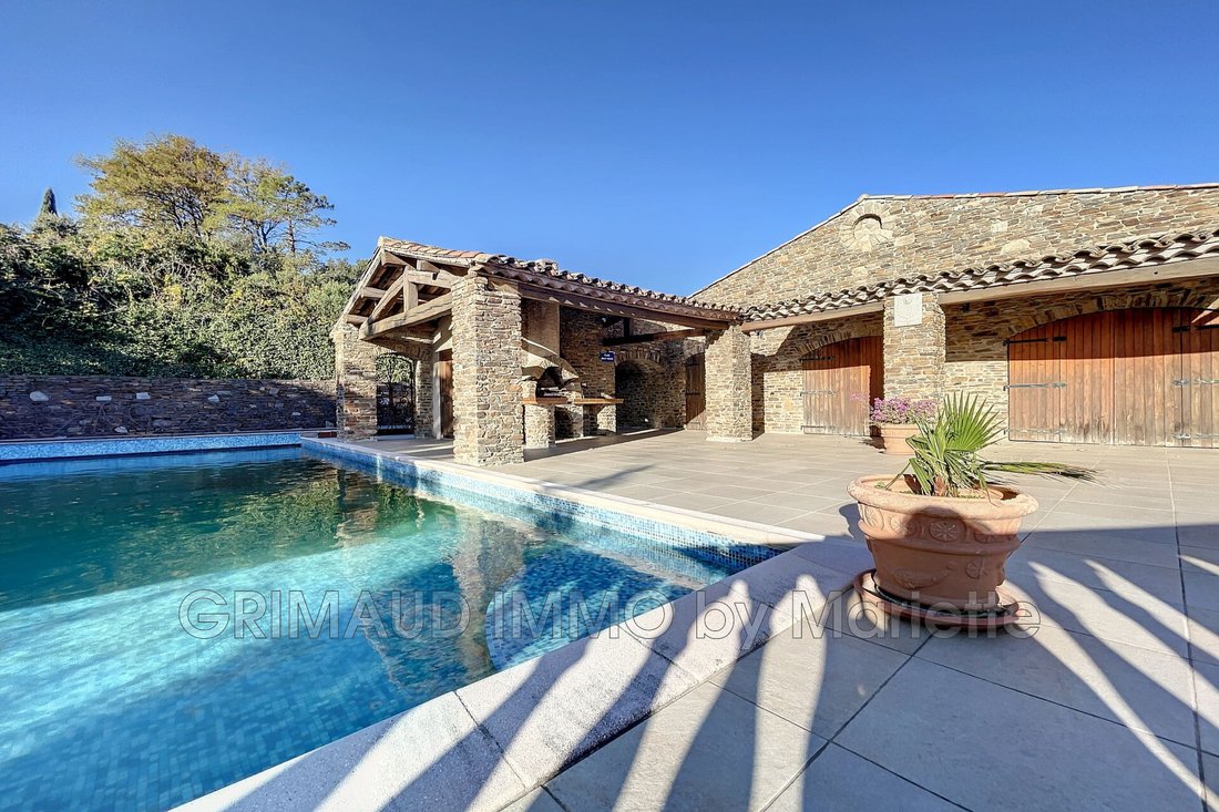 Villa in Grimaud, Provence-Alpes-Côte d'Azur, France 4 - 13698594