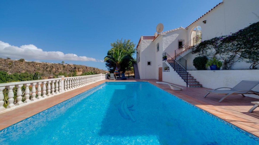 Villa in Calp, Land Valencia, Spanien 1 - 14218757
