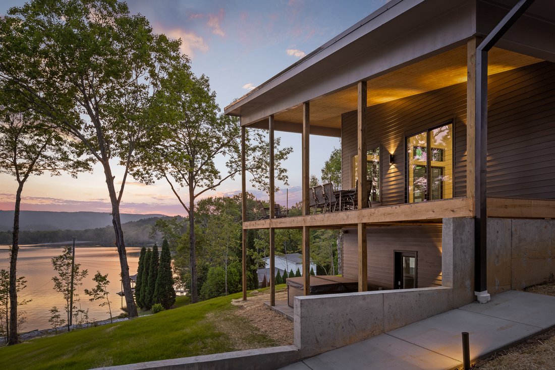 Modern Lake Home In Tennessee In Spring City, Tennessee, United States