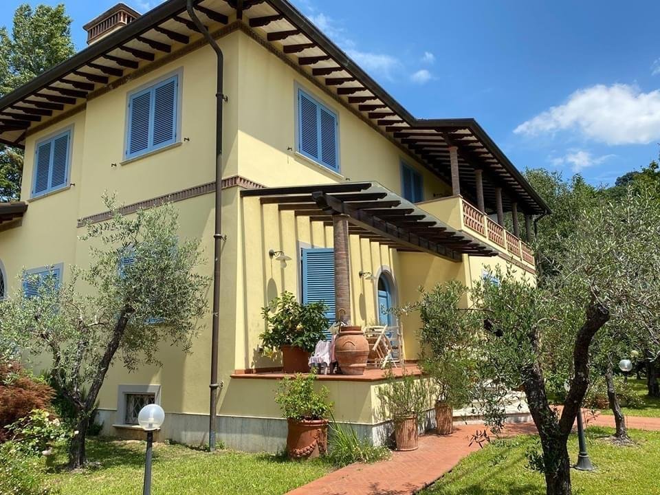 House in Pietrasanta, Tuscany, Italy 1 - 14223962