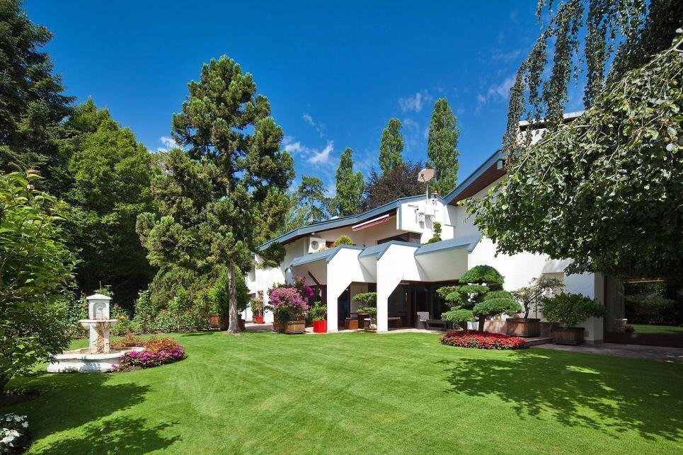 Splendid Lakefront Property With Pool, Dully In Dully, Vaud