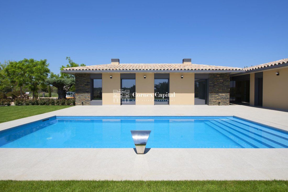 Villa in Navata, Catalonia, Spain 5 - 14227216