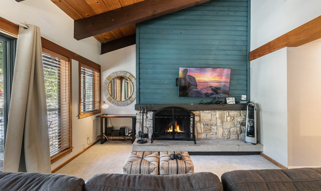 Upscale Condo In Granlibakken: A In Olympic Valley, California, United ...