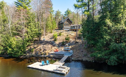 House in Gravenhurst, Ontario, Canada 1