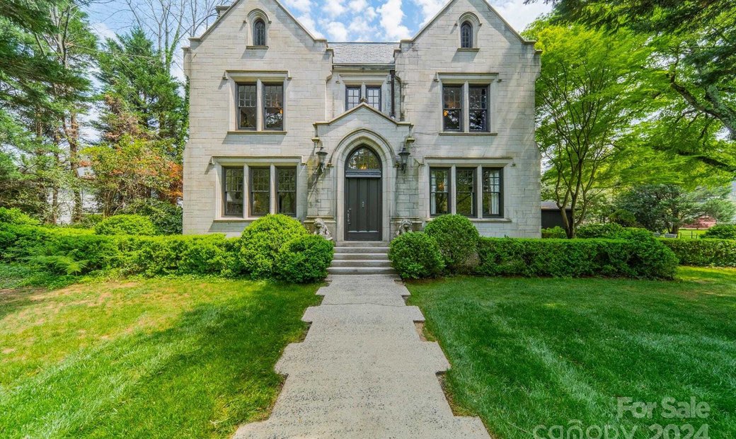 Stunning Circa 1928 Eastover Gem In Charlotte, North Carolina, United