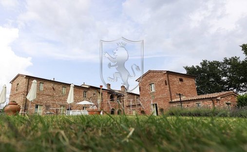 Country House in Foiano della Chiana, Tuscany, Italy 1