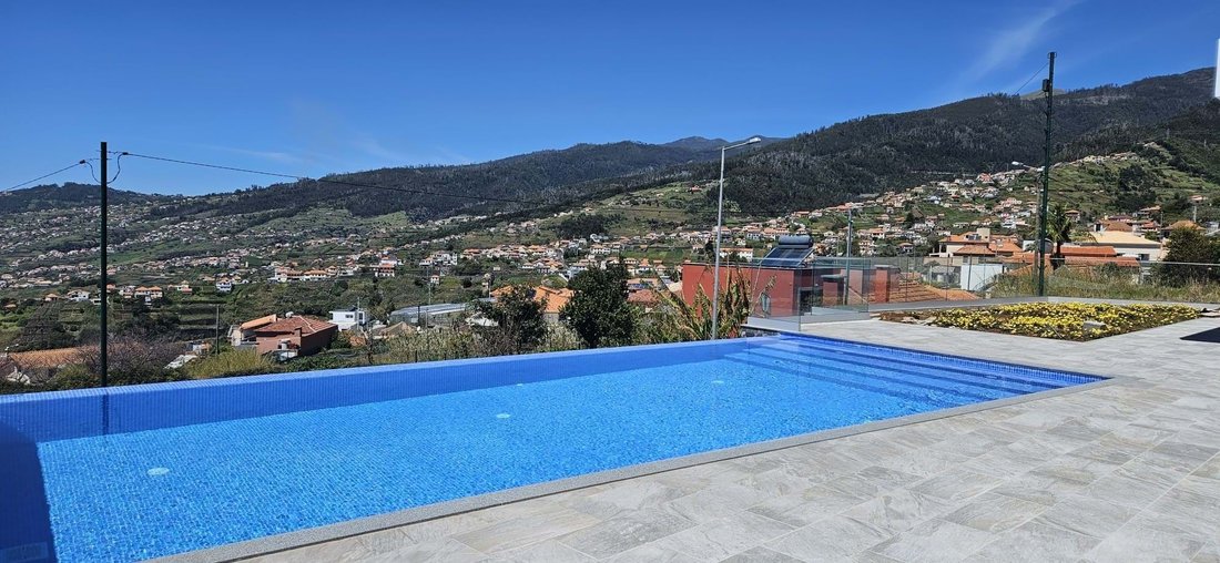 Villa in Arco da Calheta, Madeira, Portugal 1 - 14235245