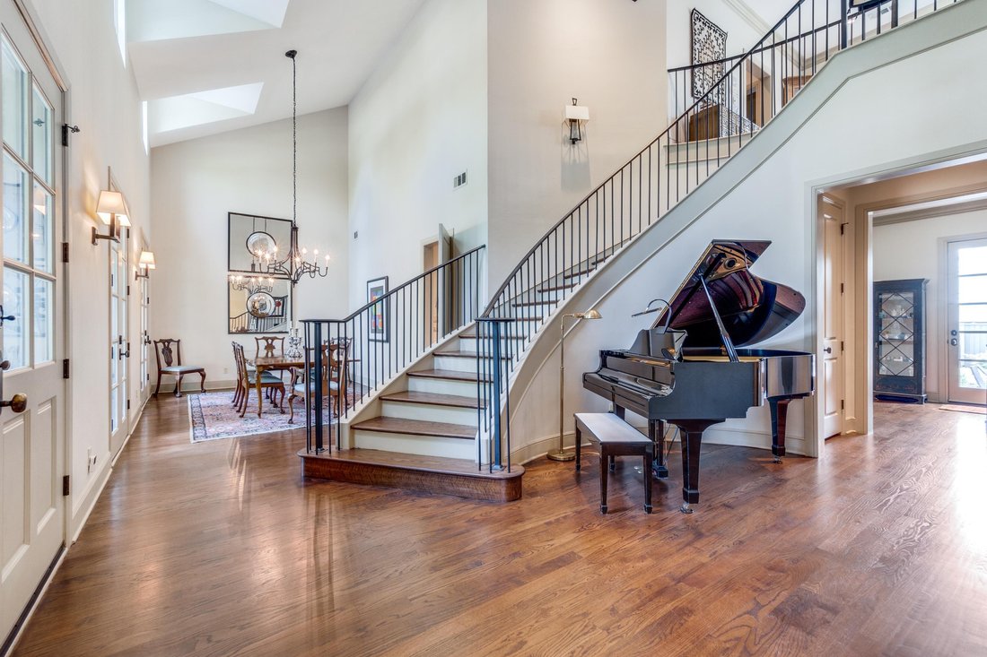 5524 Bryn Mawr Drive In Dallas, Texas, United States For Sale (14227419)