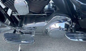 2010 HARLEY DAVISON FLHP