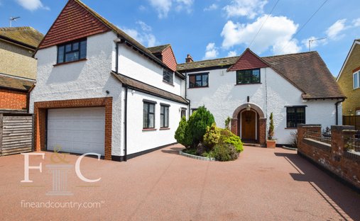 House in Cheshunt, England 1