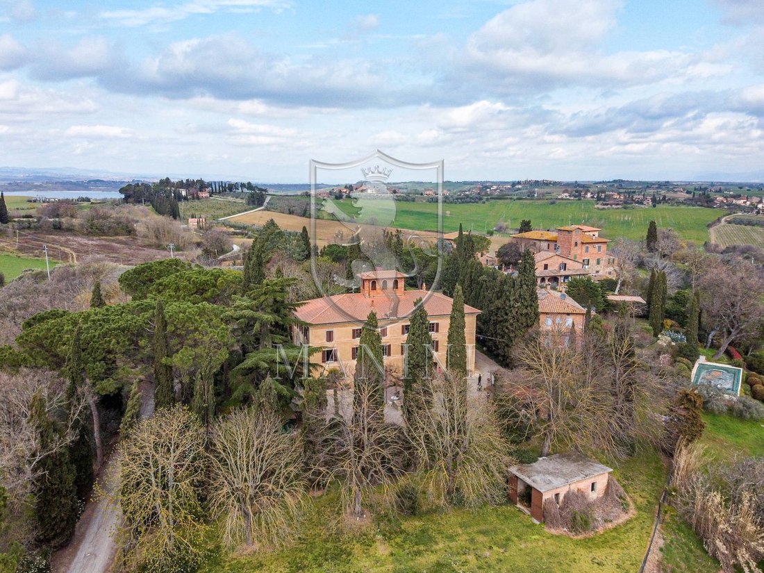 Country House in Castiglione del Lago, Umbria, Italy 2 - 14230217