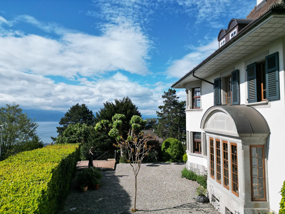 Charming Residence With Lake View And Swimming Pool In Pully, Vaud