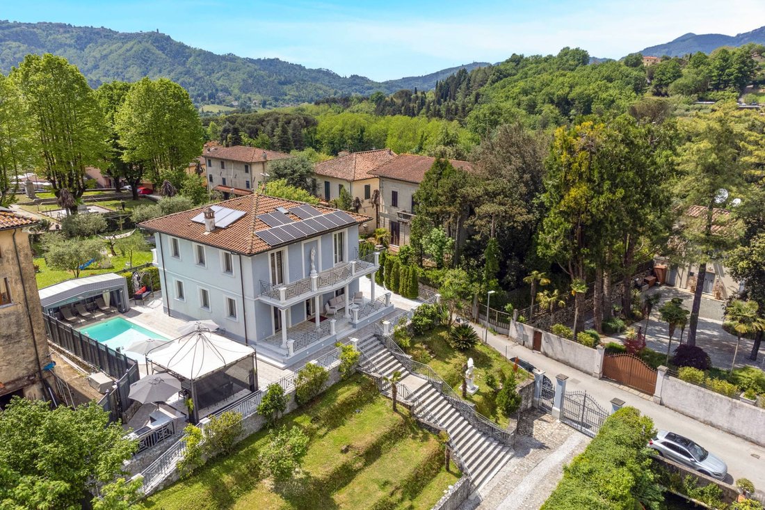 Villa in Camaiore, Tuscany, Italy 1 - 13976957