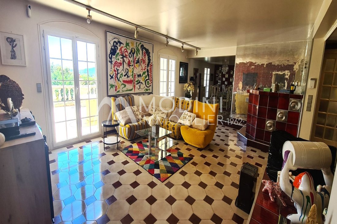 Villa in Grimaud, Provence-Alpes-Côte d'Azur, Frankreich 4 - 14237036