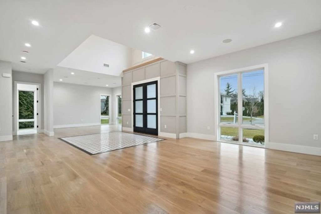 Luxurious New Construction In In Englewood Cliffs, New Jersey, United